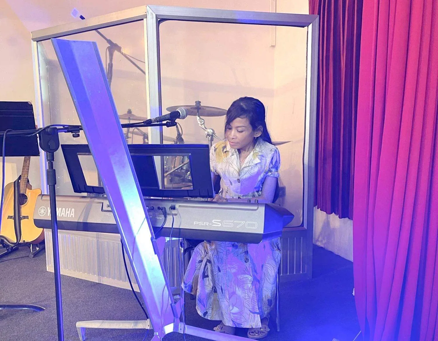 Naleng Real - Leading worship at Good News of Jesus Christ Church